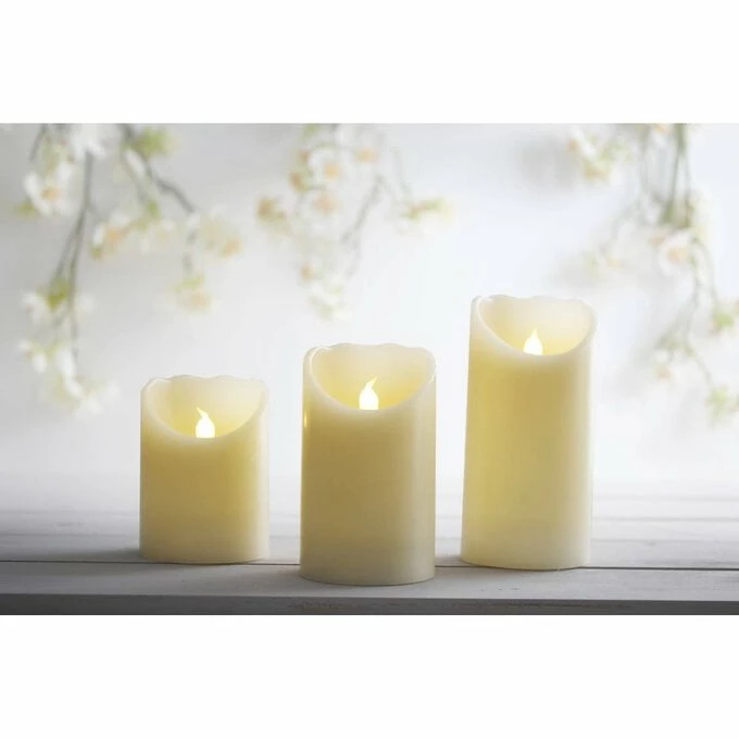 Hobbycraft Flickering LED Candles 3 Pack 3 Hobbycraft Flickering LED Candles 3 Pack - Image 3