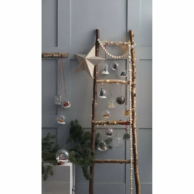 Hobbycraft Fillable Plastic Snow Globe 10.5cm 4 Hobbycraft Fillable Plastic Snow Globe 10.5cm - Image 4